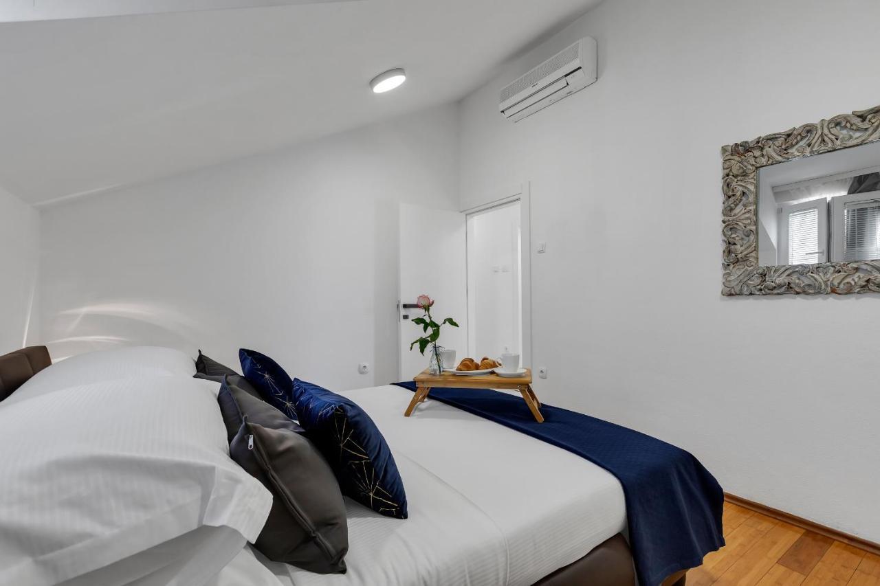 Luxury City Center Apartments Макарська Екстер'єр фото