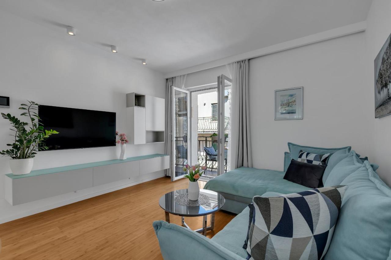 Luxury City Center Apartments Макарська Екстер'єр фото